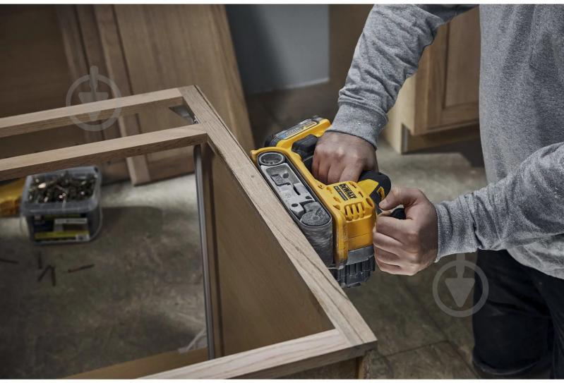 Стрічкова шліфмашина DeWalt DCW220N - фото 8