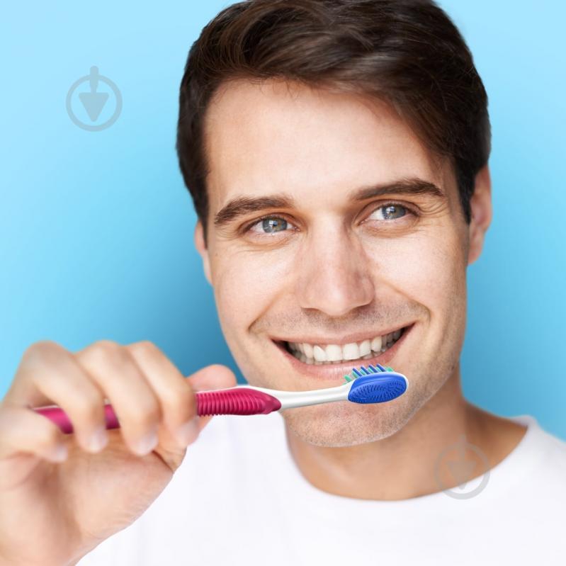 Зубна щітка Oral-B 3D White Fresh середньої жорсткості 2 шт. - фото 6