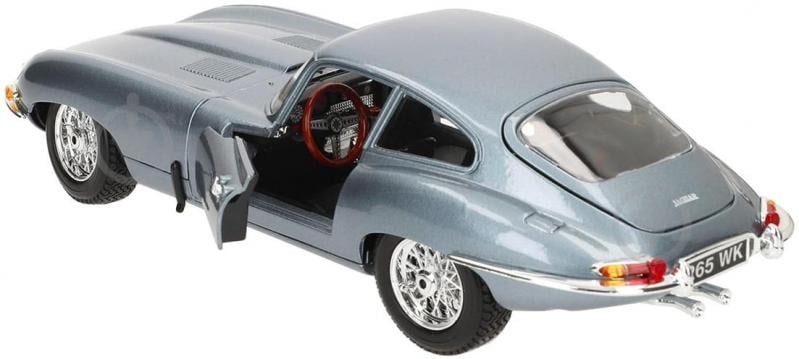 Автомодель Bburago 1:18 Jaguar E-Type Coupe 1961 18-12044 - фото 7