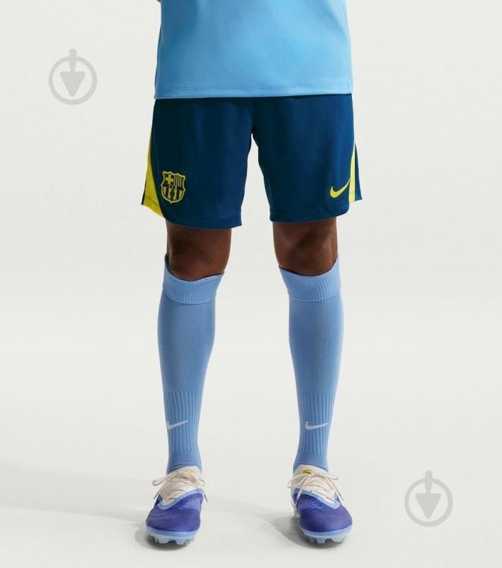 Шорти Nike FCB M NK DF STRK SHORT KZ SE FZ1348-431 р. M блакитний - фото 1 Шорти Nike FCB M NK DF STRK SHORT KZ SE FZ1348-431 р. M блакитний - фото 1