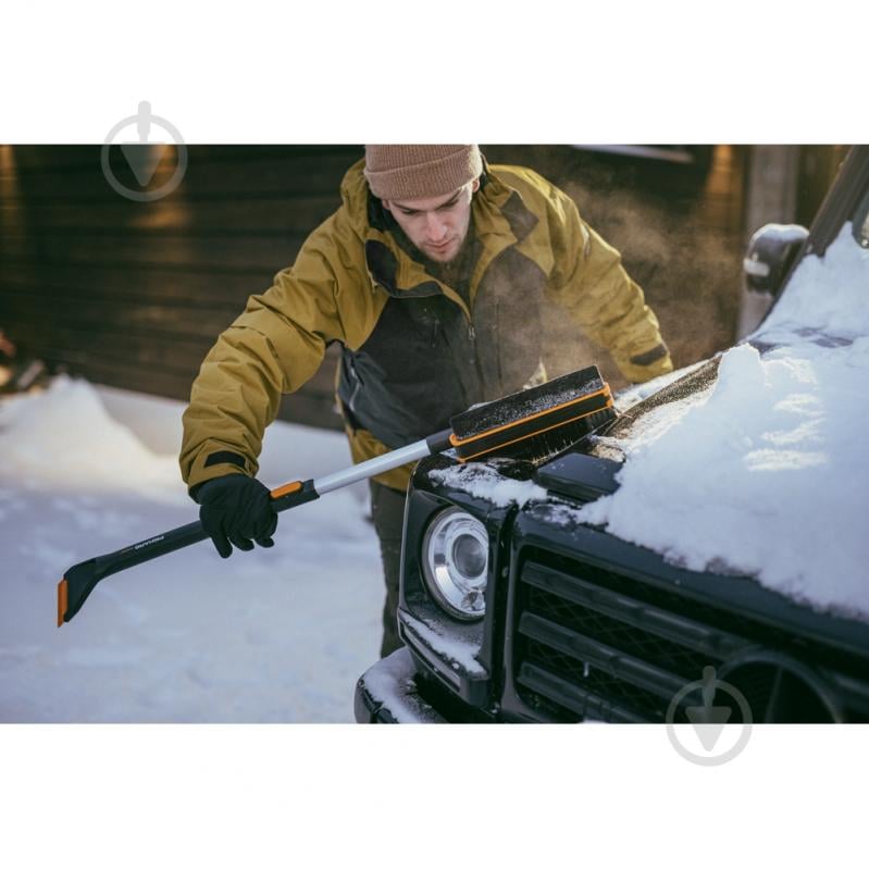 Щетка-скребок Fiskars телескопическая поворотная X-series™ - фото 10 Щетка-скребок Fiskars телескопическая поворотная X-series™ - фото 10