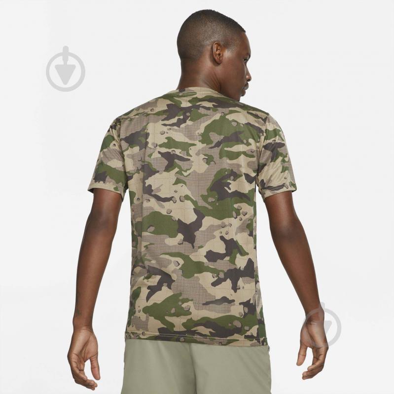 Футболка Nike M NK DF TEE LGD CAMO AOP DD6886-247 р.S хакі - фото 2