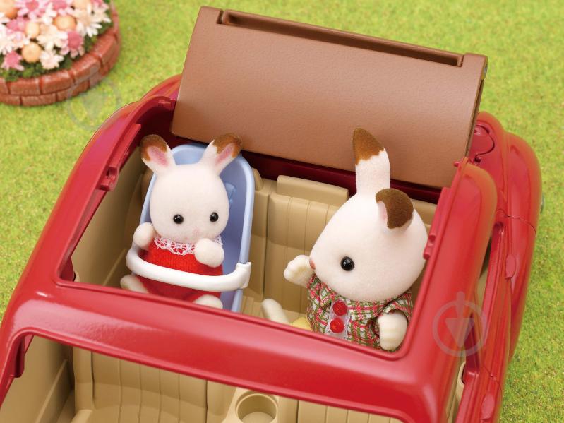 Фигурка коллекционная Sylvanian Families Красный автомобиль 5448 - фото 5