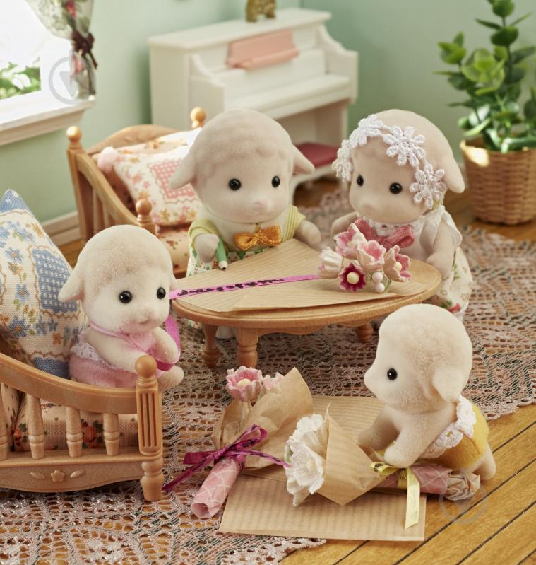 Фигурка коллекционная Sylvanian Families Семья Овечек 5637 - фото 5