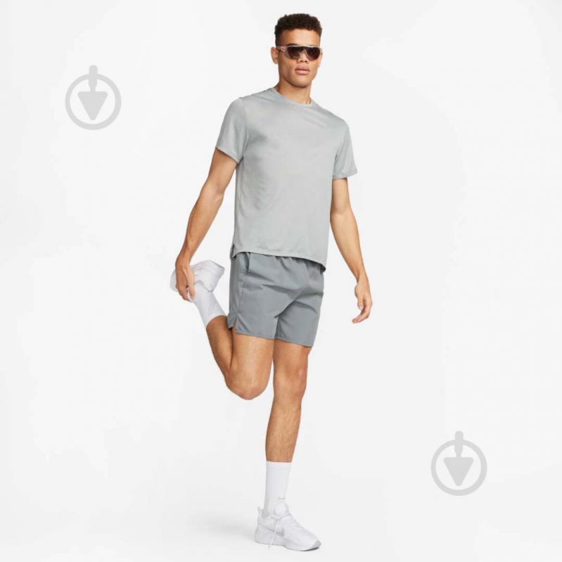 Футболка Nike DF UV MILER SS DV9315-084 р.2XL сірий - фото 5