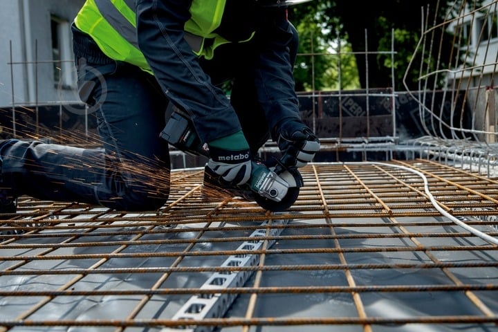 Болгарка (угловая шлифмашина) Metabo W 18 L BL 9-125 602374510 - фото 3