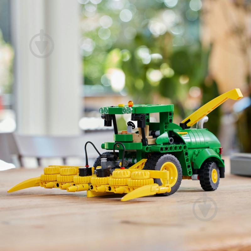 Конструктор LEGO Technic Кормоуборочный кобмайн John Deere 9700 42168 - фото 6