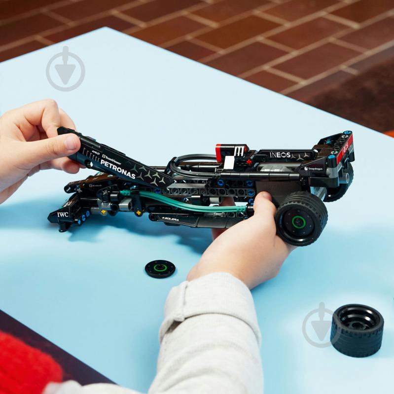 Конструктор LEGO Technic Mercedes-AMG F1 W14 E Performance Pull-Back 42165 - фото 5