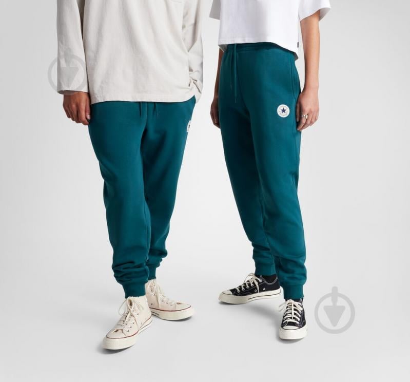 Брюки Converse STANDARD FIT CORE CHUCK PATCH PANT FT 10026982-303 р. S зеленый - фото 1 Брюки Converse STANDARD FIT CORE CHUCK PATCH PANT FT 10026982-303 р. S зеленый - фото 1