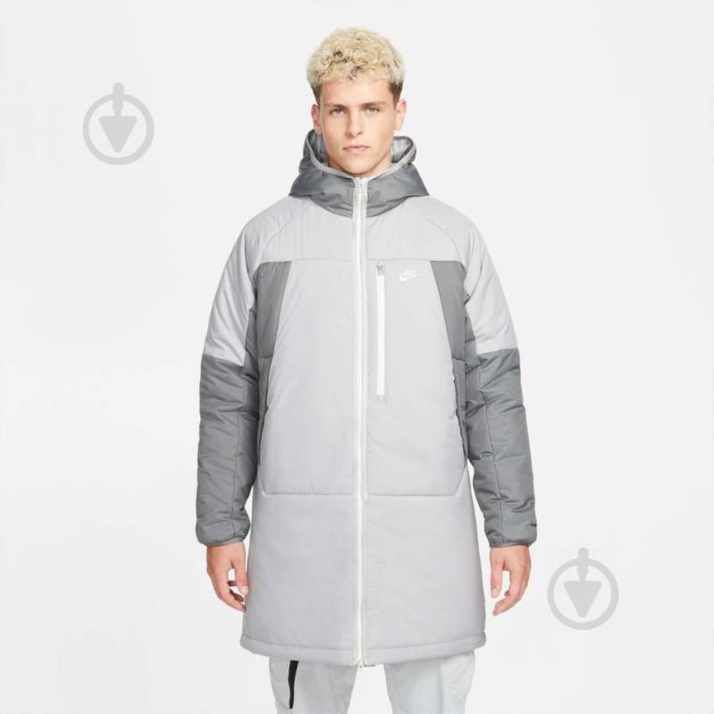 Пальто чоловіче зимове Nike M NSW TF RPL LEGACY PARKA DD6844-077 р.S світло-сіре - фото 7