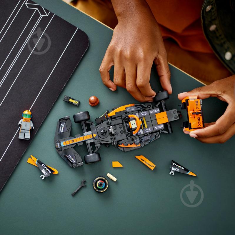 Конструктор LEGO Speed Champions Автомобиль для гонки 2023 McLaren Formula 1 76919 - фото 5