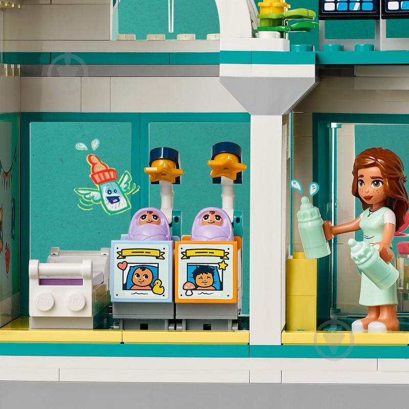 Конструктор LEGO Friends Лікарня в Хартлейк-Сіті 42621 - фото 9