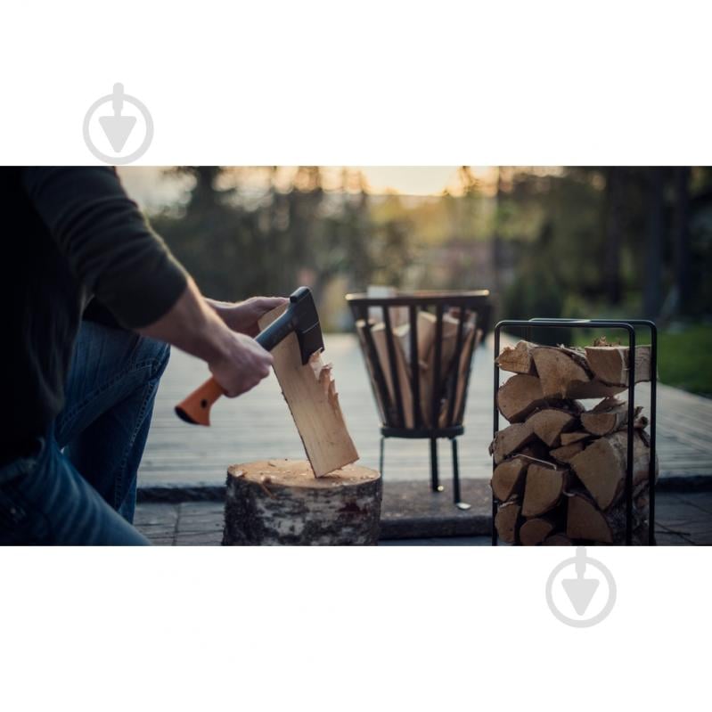 Набор садового инструмента Fiskars Топор плотничный S Х10 и пила садовая ручная Solid SW16 - фото 5