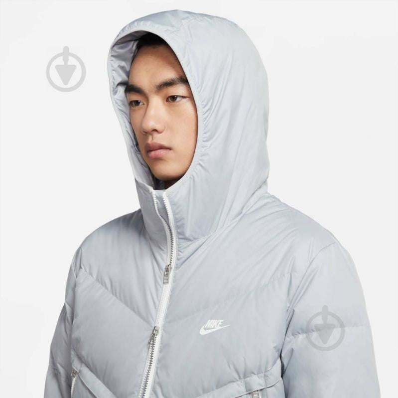 Куртка-парка чоловіча зимова Nike M NSW SF WINDRUNNER PARKA DD6788-077 р.XL світло-сіра - фото 4