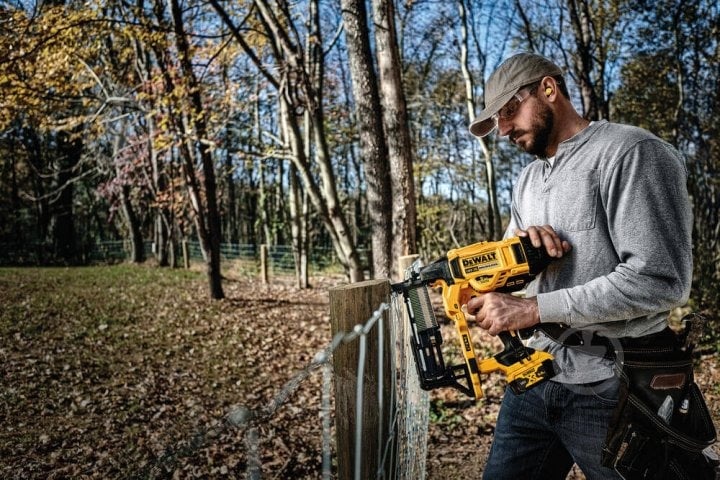 Степлер аккумуляторный DeWalt DCFS950P2 - фото 12