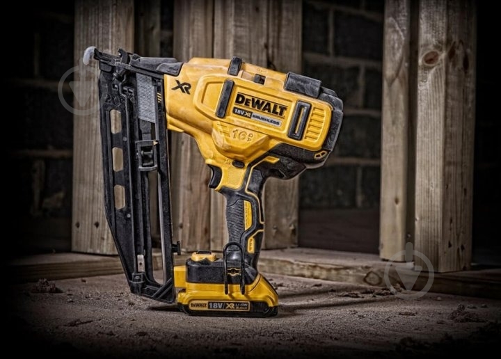 Степлер аккумуляторный DeWalt DCN662NT - фото 7