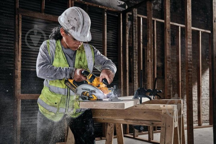 Пила дисковая DeWalt аккумуляторная бесщеточная Flexvolt Advantage DCS573NT - фото 5