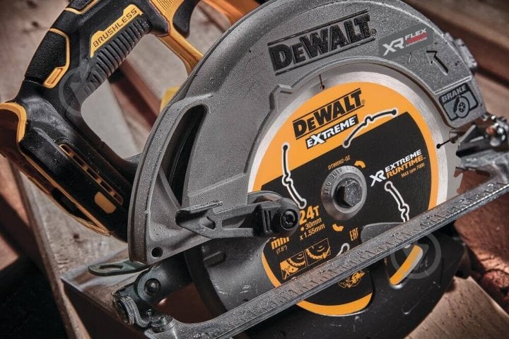 Пила дисковая DeWalt аккумуляторная бесщеточная Flexvolt Advantage DCS573NT - фото 9