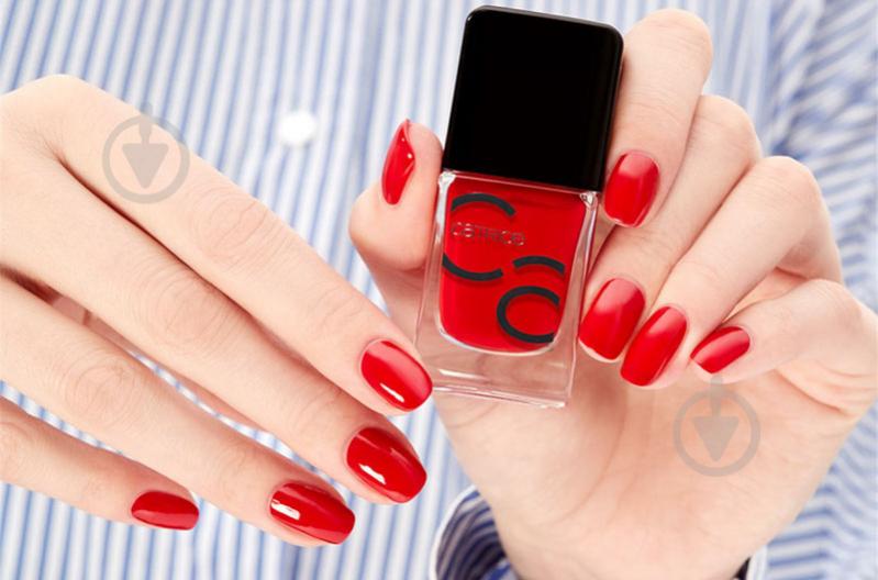 Лак для нігтів Catrice ICONails 05 - Its All About That Red 10,5 мл - фото 2