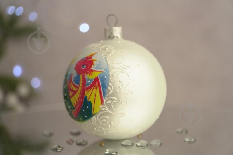 Куля ялинкова Дракон Мрійник d 85 мм білий 4820001112665 - фото 3 Куля ялинкова Дракон Мрійник d 85 мм білий 4820001112665 - фото 3