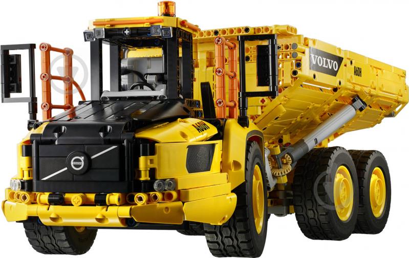 Конструктор LEGO Technic Сочлененный самосвал Volvo A25F 6х6 42114 - фото 6