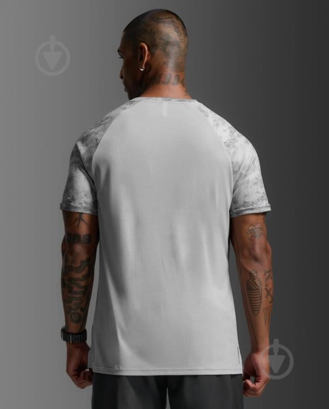 Майка 2XU Aero Mesh Tee MR7441a_WMB/BRF р.L серый - фото 2
