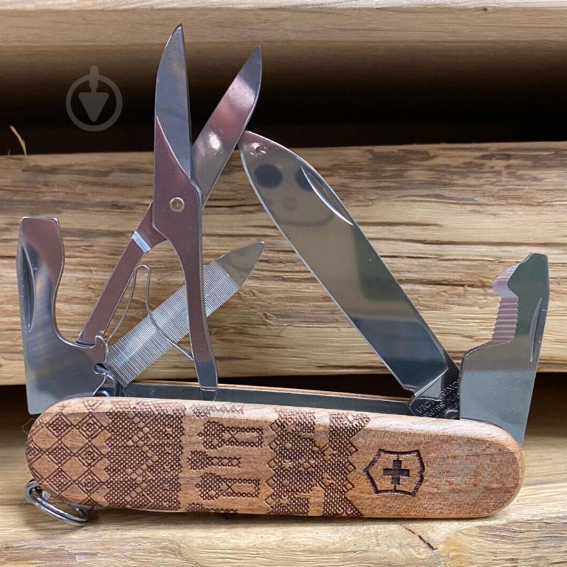 Нож швейцарский Victorinox COMPANION Wood Swiss Spirit LE 2023 1.3901.63L23 99270 - фото 6