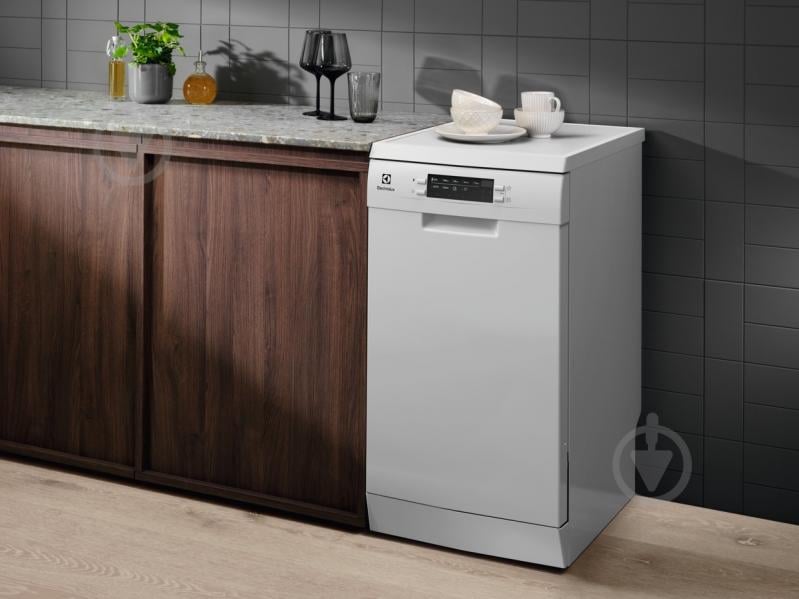 Посудомийна машина Electrolux ESS43210SW - фото 3