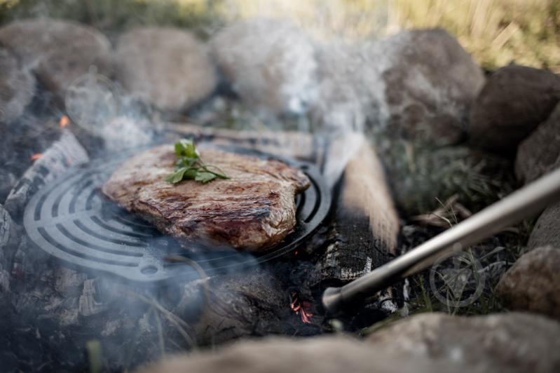 Підставка для багаття Petromax ø300 мм 4 в 1 Cast-Iron Stack Grate 30 см - фото 3 Підставка для багаття Petromax ø300 мм 4 в 1 Cast-Iron Stack Grate 30 см - фото 3