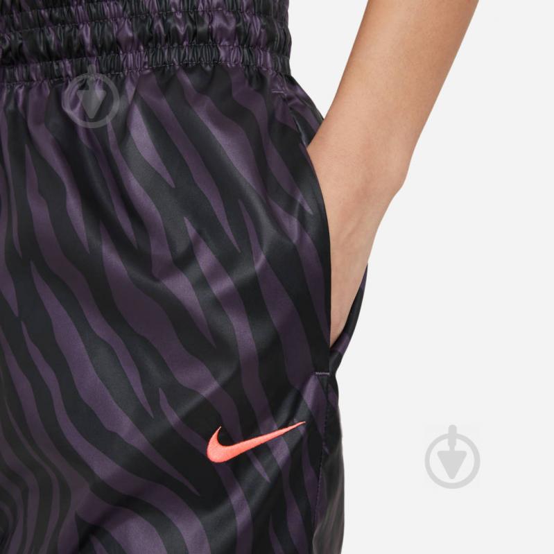 Штани Nike W NSW ICN CLSH PANT WVN AOP HR DC5292-573 р. XS чорний - фото 4