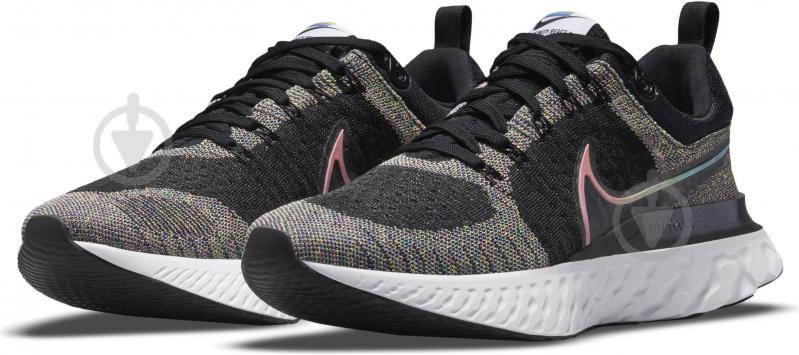Кросівки чоловічі Nike ReactINFINITY Run Flyknit 2 BT DD6790-001 р.45 чорні - фото 1