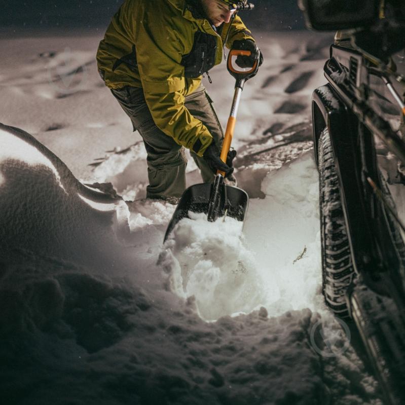 Лопата для снега Fiskars автомобильная X-series - фото 5 Лопата для снега Fiskars автомобильная X-series - фото 5