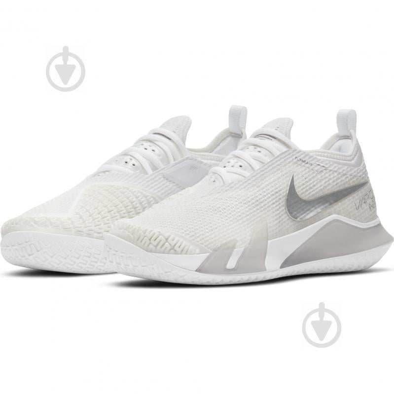 Кросівки жіночі Nike Court React Vapor NXT CV0742-100 р.38 білі - фото 1