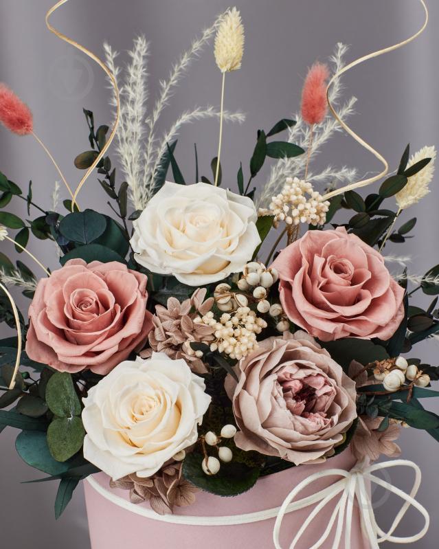 Цветочная композиция Floretta в шляпной коробке Меренга 20x30 см - фото 2