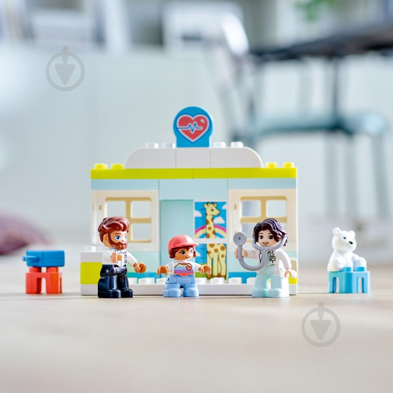 Конструктор LEGO DUPLO Візит лікаря 10968 - фото 5