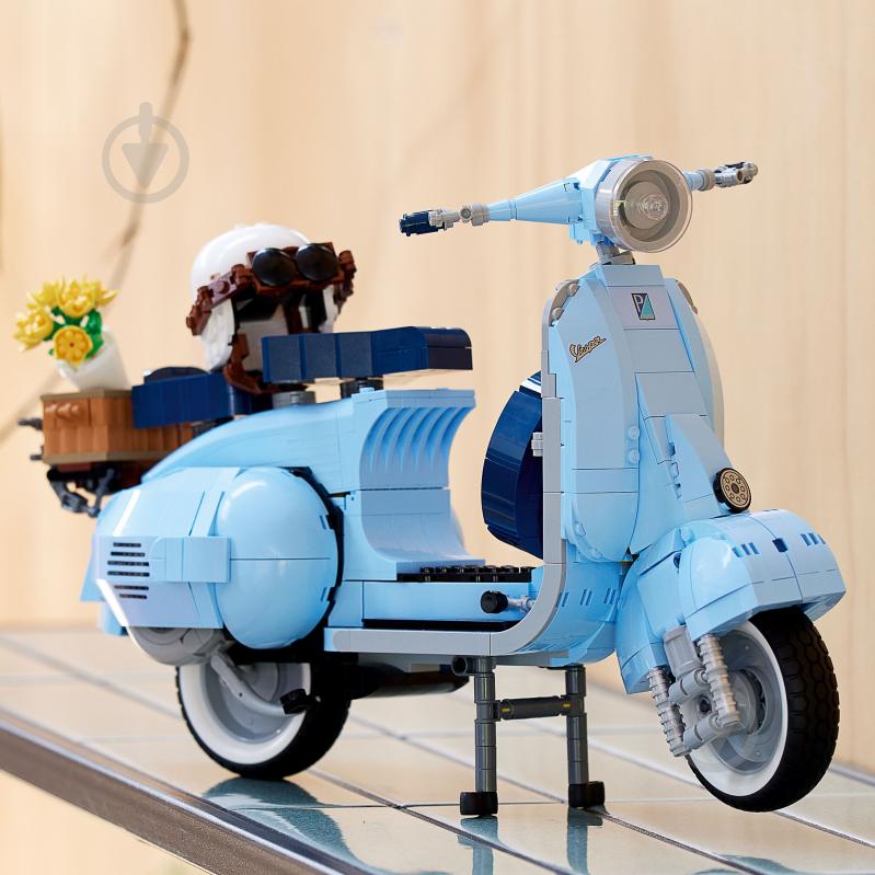 Конструктор LEGO Icons Vespa 125 10298 - фото 5