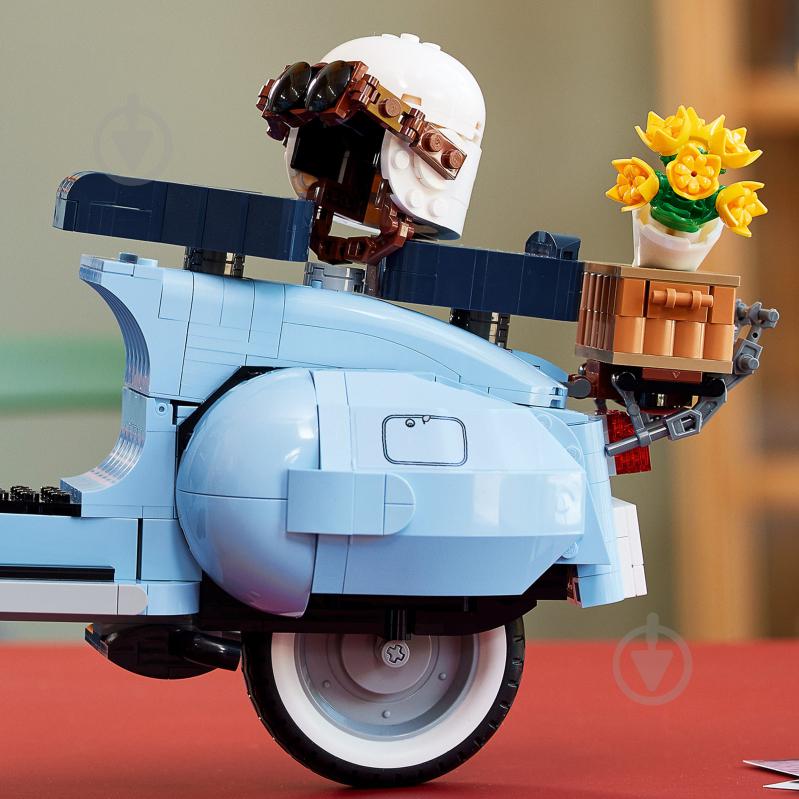 Конструктор LEGO Icons Vespa 125 10298 - фото 7