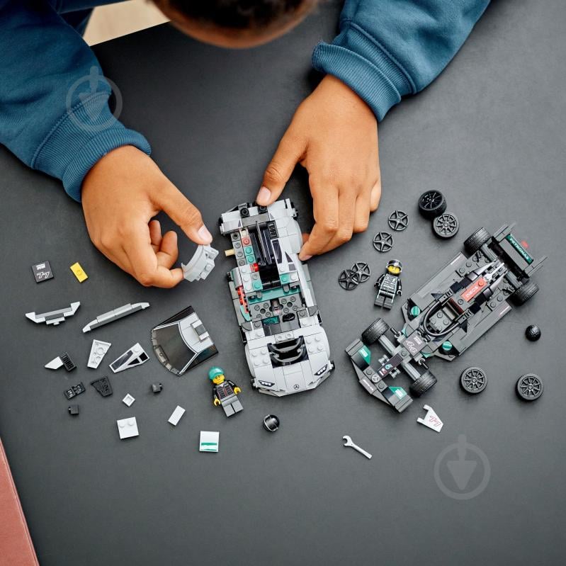 Конструктор LEGO Speed Champions Mercedes-AMG F1 W12 E Performance и Mercedes-AMG Project One 76909 - фото 4