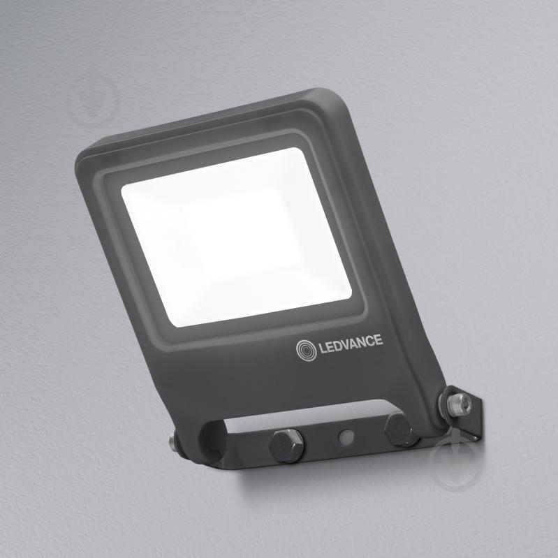 Прожектор Ledvance Floodlight Essential 4000K 20 Вт IP65 чорний - фото 3