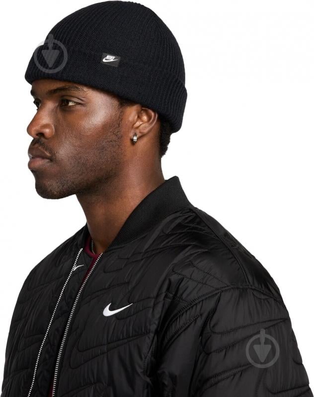 Шапка Nike U NK TERRA BEANIE SC FUT365 L HF0176-010 р.os чорний - фото 1 Шапка Nike U NK TERRA BEANIE SC FUT365 L HF0176-010 р.os чорний - фото 1