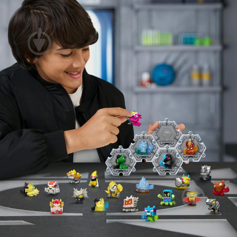 Набір фігурок MrBeast Lab Swarms Хаос 124304 - фото 3 Набір фігурок MrBeast Lab Swarms Хаос 124304 - фото 3