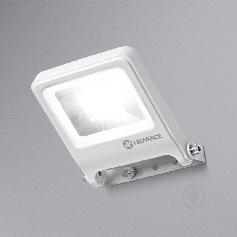 Прожектор Ledvance/Osram ENDURA Flood 10 Вт IP65 белый - фото 7 Прожектор Ledvance/Osram ENDURA Flood 10 Вт IP65 белый - фото 7