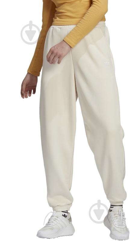 Брюки Adidas RELAXED JOGGER GN2847 р. 36 белый - фото 1