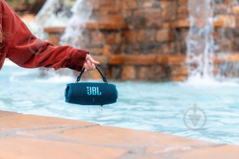 Портативная колонка JBL Charge 6 1.0 purple (JBLCHARGE6PUR) - фото 11 Портативная колонка JBL Charge 6 1.0 purple (JBLCHARGE6PUR) - фото 11