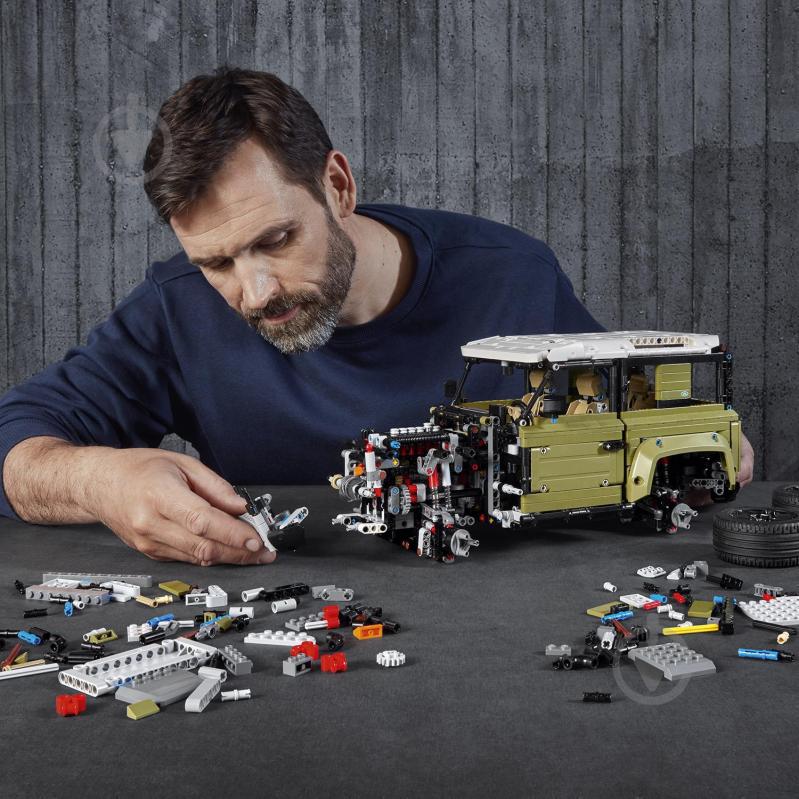 Конструктор LEGO Technic Land Rover Defender 42110 - фото 4