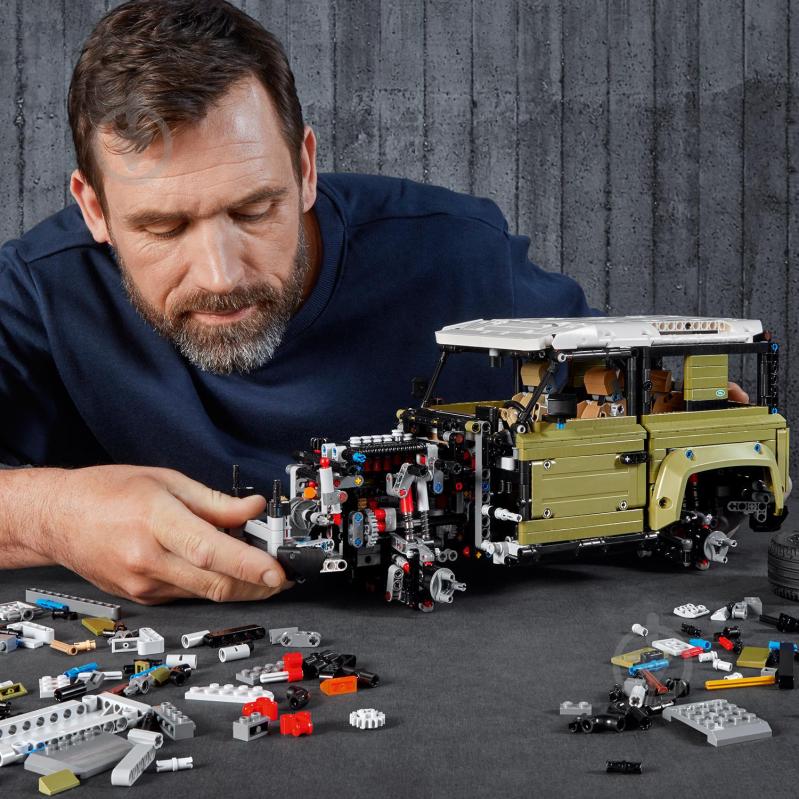 Конструктор LEGO Technic Land Rover Defender 42110 - фото 9