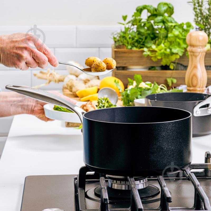 Набор посуды GreenPan Copenhagen 5 предметов 16/20/24 см 1,59/3,1/4,95 л CC005215-001 - фото 4 Набор посуды GreenPan Copenhagen 5 предметов 16/20/24 см 1,59/3,1/4,95 л CC005215-001 - фото 4