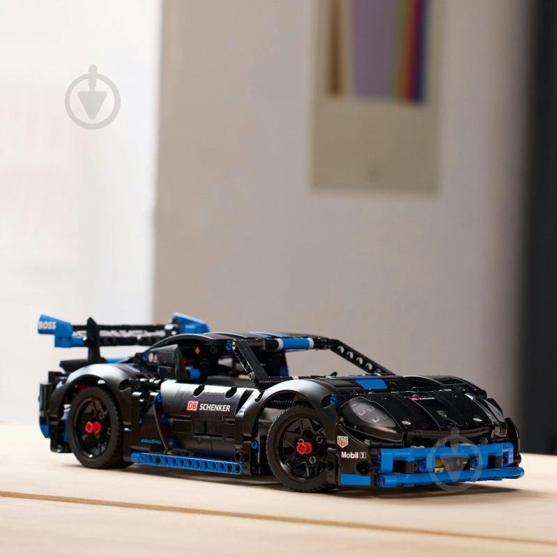 Конструктор LEGO Technic Автомобиль для гонки Porsche GT4 e-Performance 42176 - фото 6