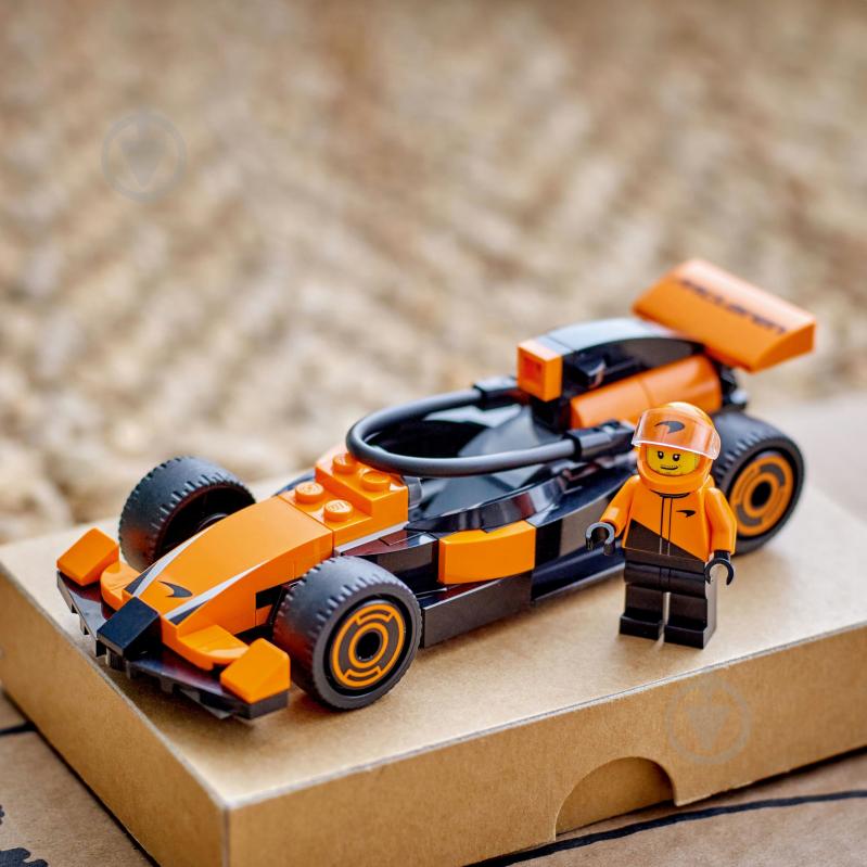 Конструктор LEGO City Пілот F1® з автомобілем для перегонів команди McLaren 60442 - фото 6