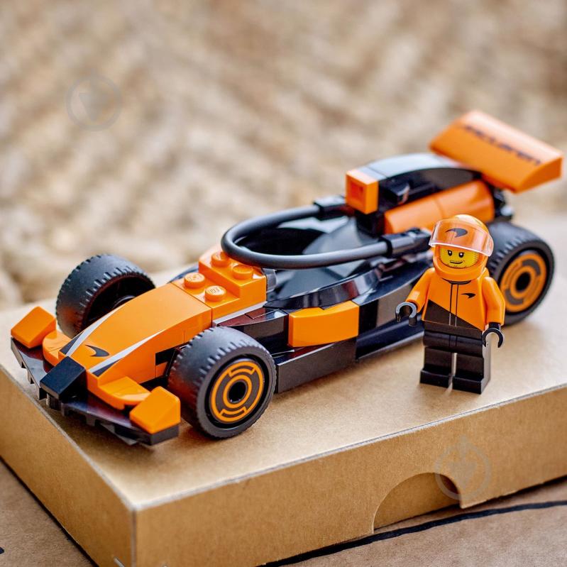 Конструктор LEGO City Пілот F1® з автомобілем для перегонів команди McLaren 60442 - фото 7